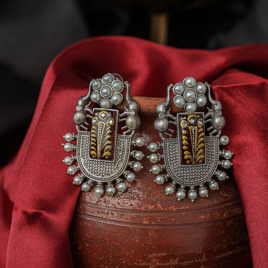 Lustrous Silver Earring